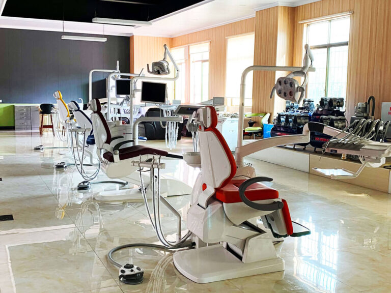 dental-chair-showroom