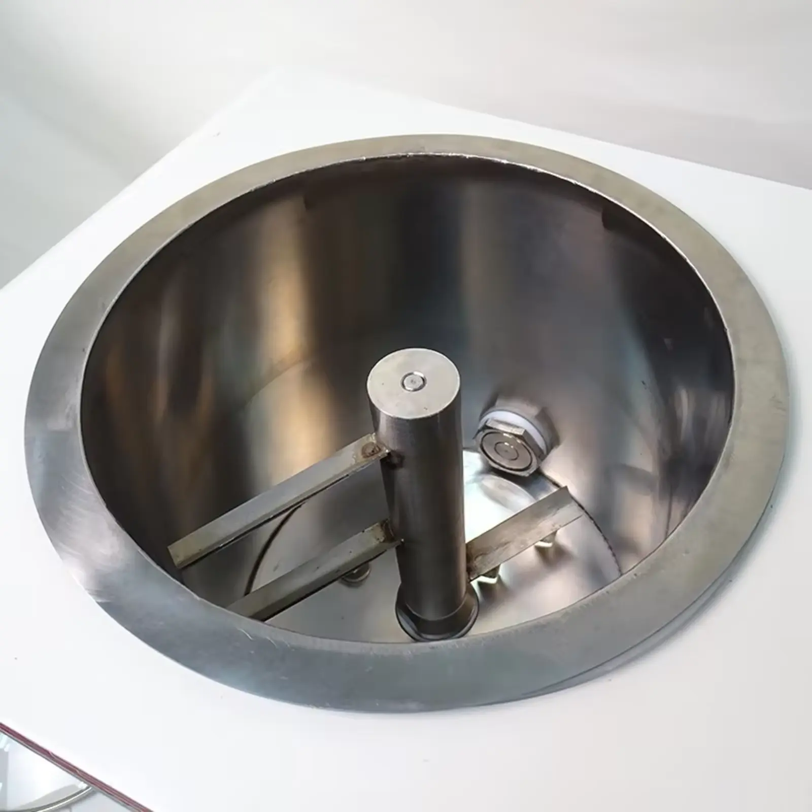 Agar-Mixer-Interior-02-1600x1600